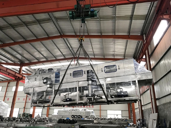 全自動烘干型洗筐機,清洗機,洗箱機,風(fēng)淋室,周轉(zhuǎn)筐清洗,托盤清洗機,烤盤清洗,物流箱清洗,醫(yī)療垃圾箱清洗